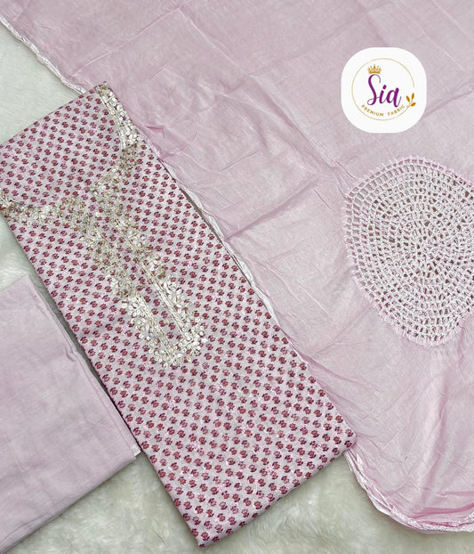 Heavy Crossio-work dupatta in soft pastel pink color